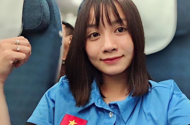 Loạt ảnh đối lập của tuyển bóng đá nữ Việt Nam: Trên sân mạnh mẽ, ngoài đời nữ tính nhìn là yêu! - Ảnh 16.