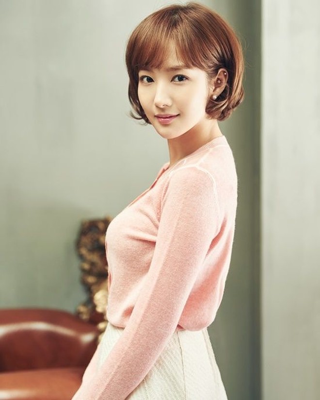 Mỹ nhân Hàn cắt phăng mái tóc dài vì vai diễn: Song Hye Kyo được khen nức nở, idol vạn người mê lại bị chê &quot;y hệt đàn ông&quot; - Ảnh 10.