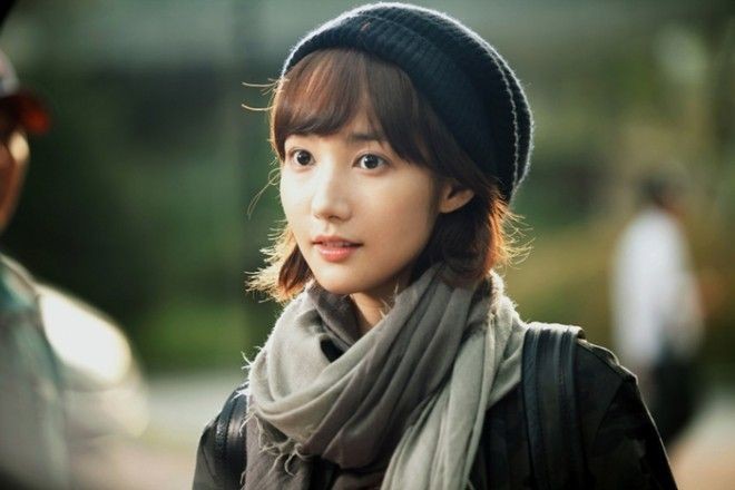 Mỹ nhân Hàn cắt phăng mái tóc dài vì vai diễn: Song Hye Kyo được khen nức nở, idol vạn người mê lại bị chê &quot;y hệt đàn ông&quot; - Ảnh 11.