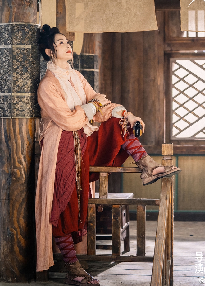 Mỹ nh&acirc;n đẹp nhất phim Ch&acirc;u Tinh Tr&igrave; từng bị Triệu Vy cướp người y&ecirc;u g&acirc;y sốc v&igrave; xuống sắc, cớ sao vẫn được netizen khen ngợi hết lời? - Ảnh 2.