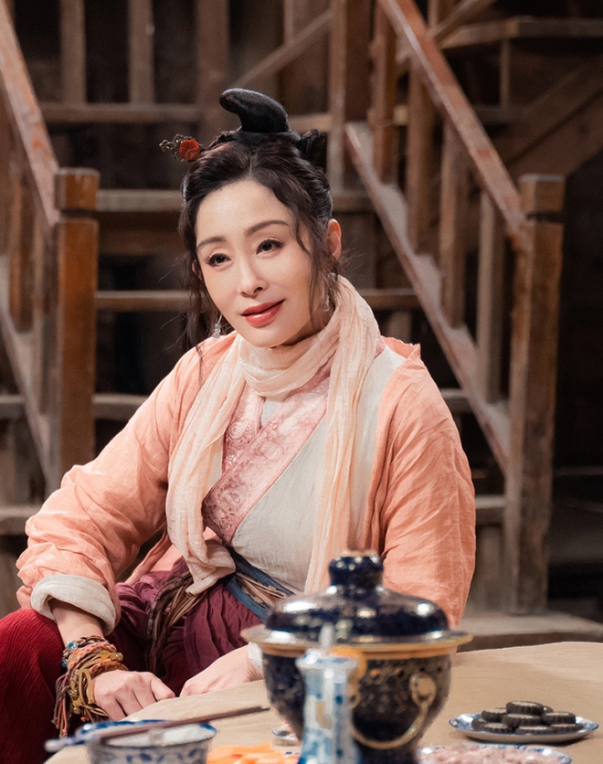 Mỹ nh&acirc;n đẹp nhất phim Ch&acirc;u Tinh Tr&igrave; từng bị Triệu Vy cướp người y&ecirc;u g&acirc;y sốc v&igrave; xuống sắc, cớ sao vẫn được netizen khen ngợi hết lời? - Ảnh 1.