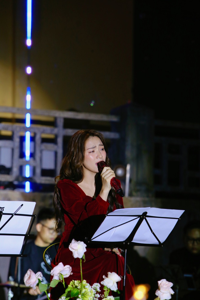 Hòa Minzy xuất hiện xinh đẹp rạng rỡ trên sân khấu hậu chia tay - Ảnh 5.