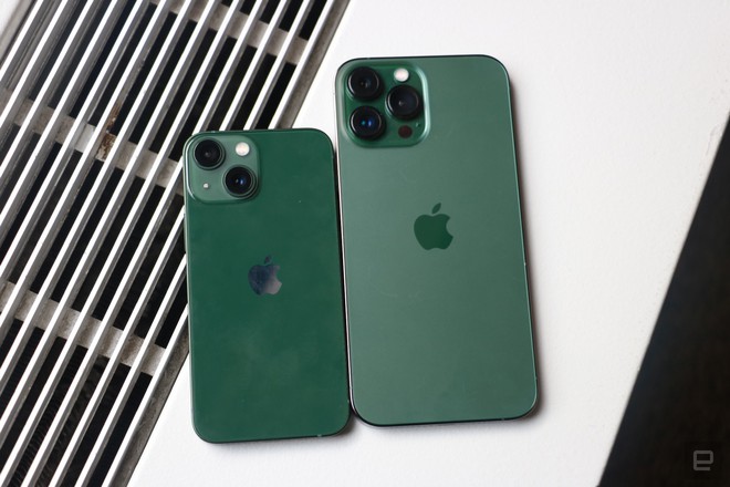 Loạt ảnh chi tiết iPhone 13 và iPhone 13 Pro phiên bản màu xanh lá, đẹp mãn nhãn! - Ảnh 1.
