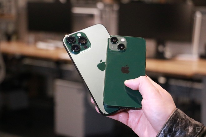 Loạt ảnh chi tiết iPhone 13 và iPhone 13 Pro phiên bản màu xanh lá, đẹp mãn nhãn! - Ảnh 10.
