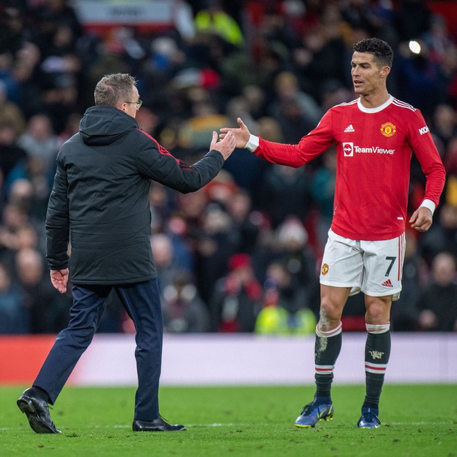 Ralf Rangnick quá sai lầm vì đã chê bai Ronaldo trước mặt đồng đội? - Ảnh 2.