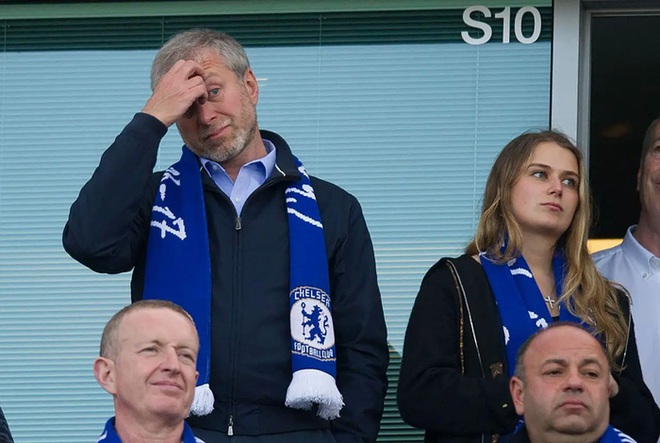 Ông chủ Abramovich cắn răng chấp nhận mất trắng Chelsea để cứu đội bóng - Ảnh 1.