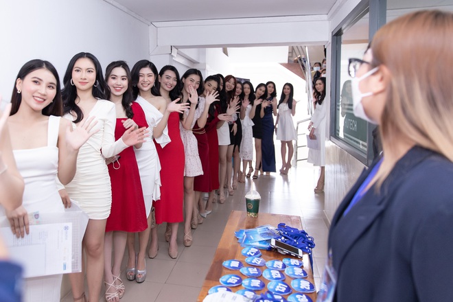 61 mỹ nhân chinh chiến Miss World Việt Nam: Ngoại hình nổi bật, giỏi ngoại ngữ, thí sinh nhỏ tuổi nhất 2K4 - Ảnh 4.