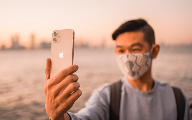 Apple cập nhật iOS mới giúp mở khoá bằng Face ID ngay cả khi đeo khẩu trang, nhưng hàng triệu chiếc iPhone lại không dùng được? - Ảnh 1.