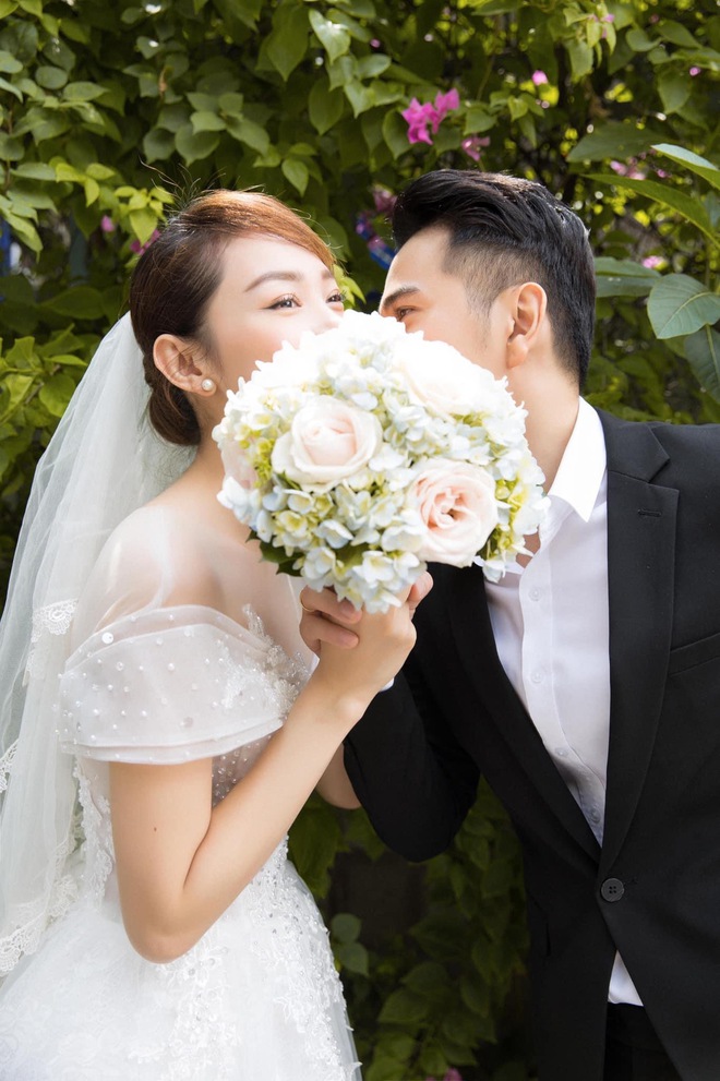 Minh Hằng từng 5 lần diện váy cưới trước khi say yes với bạn trai đại gia, lần nào cũng đẹp đến nao lòng - Ảnh 4.