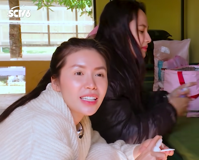 Clip: L&uacute;c cần học th&igrave; lăn ra ngủ, kh&ocirc;ng tin nổi Minh T&uacute; v&agrave;o nhập ngũ lại th&agrave;nh học sinh c&aacute; biệt? - Ảnh 2.