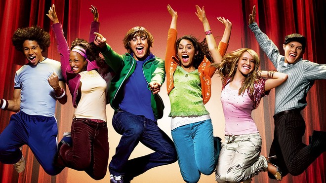 Dàn sao huyền thoại High School Musical sau 16 năm: Nam chính “phát phì” mê đóng phim 18+, hội mỹ nhân thăng hạng visual - Ảnh 2.