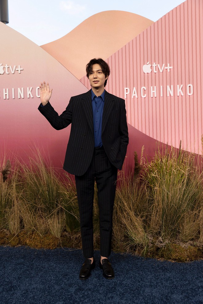 &Eacute;t &ocirc; &eacute;t Lee Min Ho đi! Nhan sắc ở họp b&aacute;o phim sao lại gi&agrave; ch&aacute;t thế n&agrave;y? - Ảnh 3.