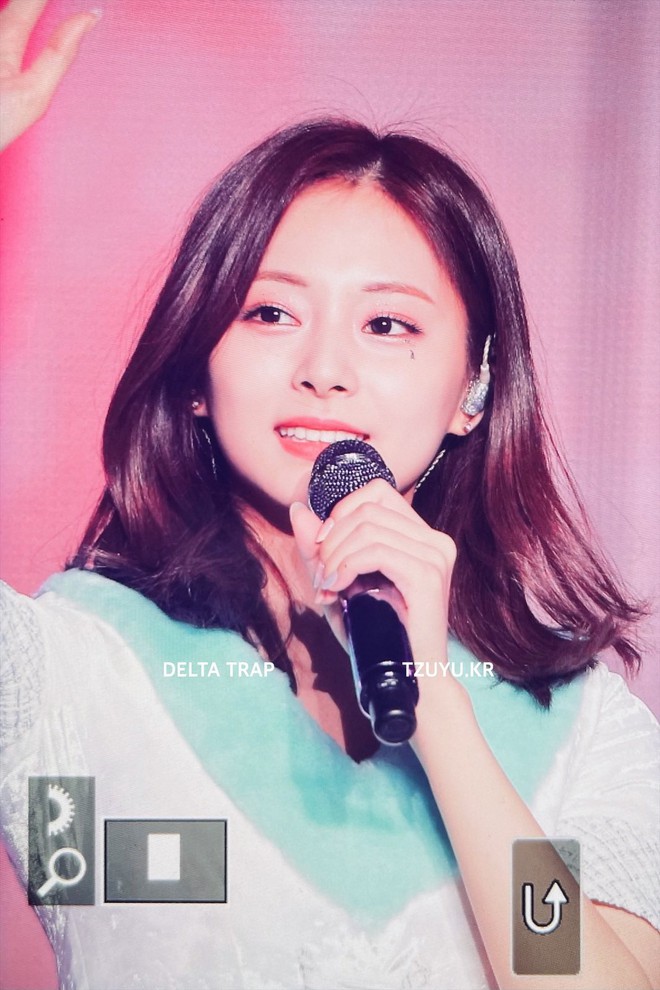 C&aacute;c đệ nhất nhan sắc của Kpop khi cắt t&oacute;c ngang vai: Irene v&agrave; Jisoo c&oacute; qua mặt được t&igrave;nh đầu quốc d&acirc;n? - Ảnh 23.