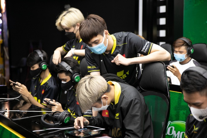 Hai đội tuyển Free Fire đại diện Việt Nam tham dự SEA Games 31 ch&iacute;nh thức xuất hiện, sẵn s&agrave;ng tranh huy chương c&ugrave;ng phong độ hủy diệt! - Ảnh 4.