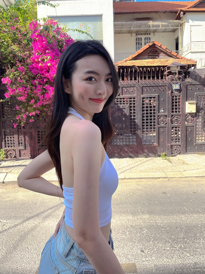 Nói mãi không chịu nghe, gái đẹp được bạn đăng ký thi hoa hậu giùm: Cao 1m74, là con lai 3 dòng máu, chưa gì đã hot! - Ảnh 1.