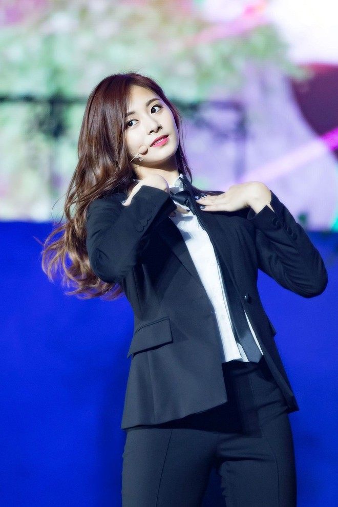 Bao người chết trân vì kiểu đồ này nhưng lần nào Tzuyu (Twice) diện lên cũng sang như tiểu thư nhà tài phiệt - Ảnh 10.