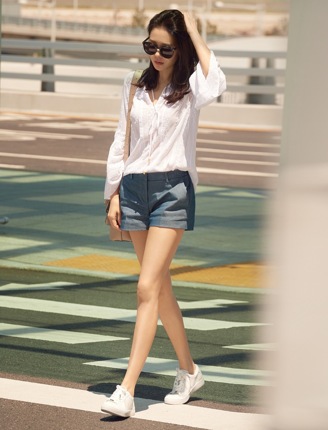 Từ hồi trẻ măng tới giờ, Son Ye Jin vẫn duy tr&igrave; được một điểm mướt rượt khi diện đồ ngắn, Hyun Bin đ&uacute;ng l&agrave; số hưởng - Ảnh 4.