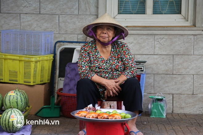 &quot;Mâm cua dì Ba&quot; ở Sài Gòn từng nổi tiếng khắp mạng xã hội, lên báo nước ngoài hiện giờ ra sao? - Ảnh 5.