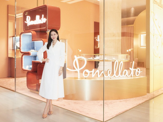 Son Ye Jin dự sự kiện lần ch&oacute;t trước si&ecirc;u đ&aacute;m cưới với Hyun Bin, sự ch&uacute; &yacute; đổ dồn v&agrave;o v&ograve;ng bụng giữa tin đồn mang thai - Ảnh 2.