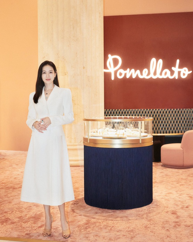 Son Ye Jin dự sự kiện lần ch&oacute;t trước si&ecirc;u đ&aacute;m cưới với Hyun Bin, sự ch&uacute; &yacute; đổ dồn v&agrave;o v&ograve;ng bụng giữa tin đồn mang thai - Ảnh 4.