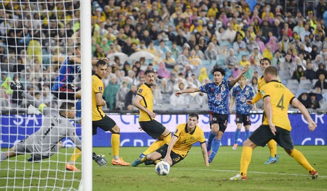 Thắng Australia dù tiền đạo Ngoại hạng Anh đen đủi đáng sợ, Nhật Bản chính thức giành vé tới World Cup 2022 - Ảnh 2.