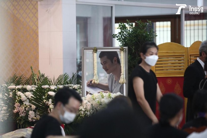 Lễ tưởng niệm nam diễn vi&ecirc;n đam mỹ 26 tuổi đột tử tại nh&agrave; ri&ecirc;ng: Bạn th&acirc;n kh&oacute;c nghẹn, mẹ ruột suy sụp v&igrave; tin sốc - Ảnh 2.