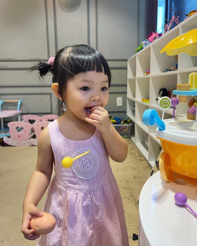 &Aacute;i nữ nh&agrave; gi&agrave;u của Cường Đ&ocirc; La l&ecirc;n đồ đi dự tiệc, ai d&egrave; Đ&agrave;m Thu Trang phải l&ecirc;n tiếng đ&iacute;nh ch&iacute;nh 1 điều! - Ảnh 5.