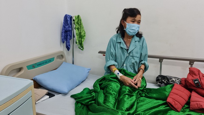 Vụ h&agrave;ng loạt người bị nhập viện sau khi ăn b&aacute;nh m&igrave;: Đề xuất phạt cơ sở b&aacute;nh m&igrave; hơn 100 triệu đồng - Ảnh 1.