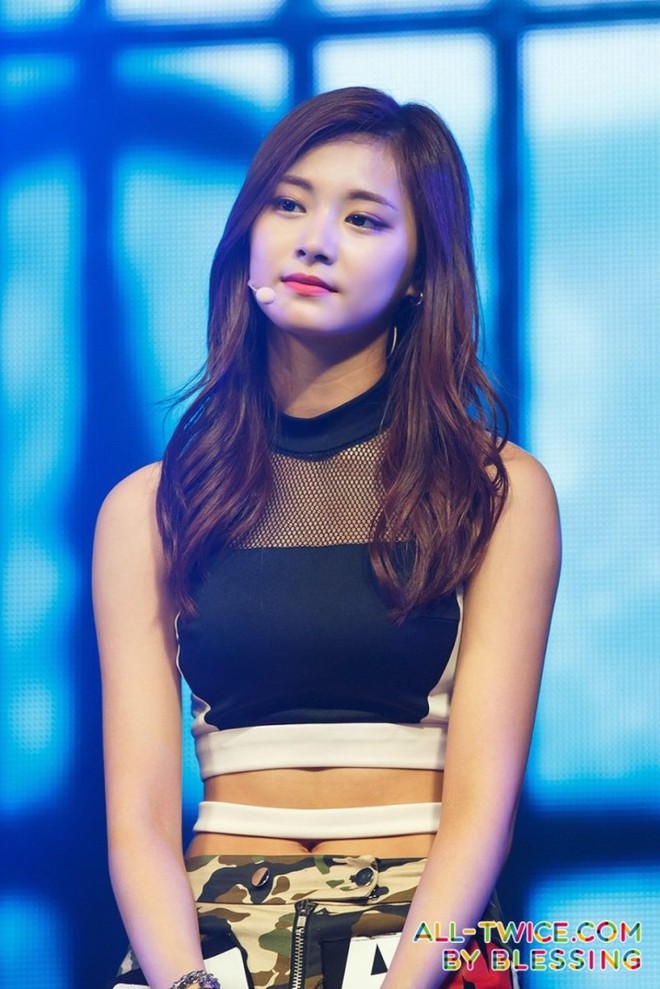 Tzuyu (TWICE) hay bị gắn mác bất tài nhưng lại khiến 1 đàn chị chung nhóm phải cảm ơn vì 1 lý do! - Ảnh 10.