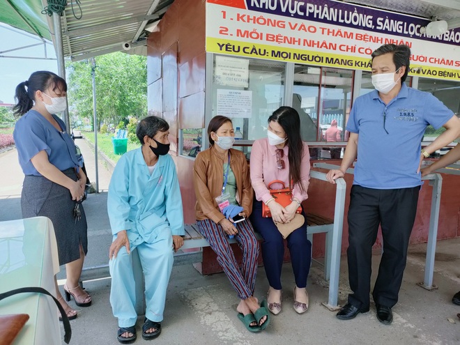 Ba mẹ của nữ sinh lớp 7 bị bạn cùng trường hành hung: Quá tàn nhẫn, hơn cả đánh ghen - Ảnh 5.