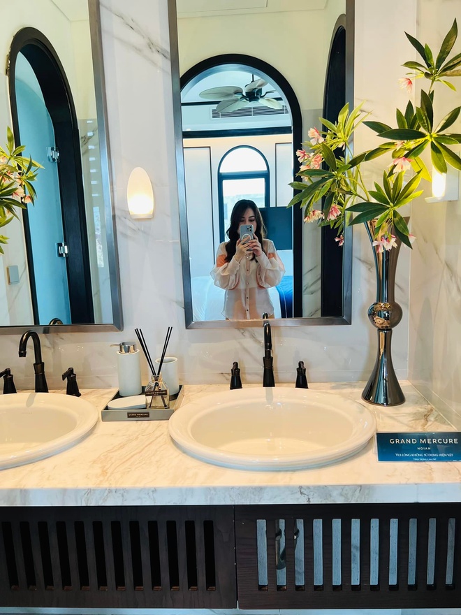 Ở ẩn đã lâu, Hằng Túi gây choáng khi bán nhà 123m2 mặt tiền Phố Huế, chốt thêm 5 căn biệt thự biển Hội An giá cả trăm tỷ đồng - Ảnh 12.