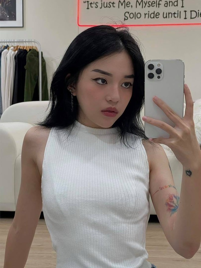 Vừa chia tay đại gia tiền ảo, Linh Ngọc Đ&agrave;m tiếp tục gặp vận đen! - Ảnh 4.