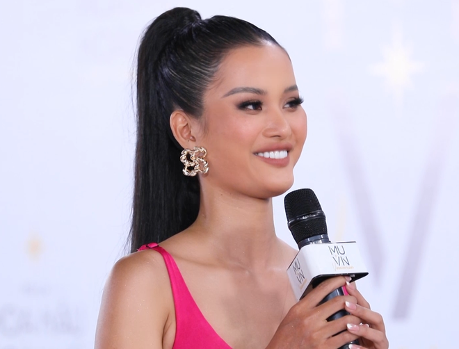 Clip: Hương Ly g&acirc;y thất vọng khi định nhường ng&ocirc;i Hoa hậu Ho&agrave;n vũ cho Ngọc Ch&acirc;u, l&yacute; do l&agrave; g&igrave;? - Ảnh 5.