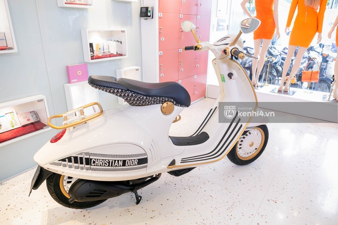 Vespa ET8 Black Christian Dior Tem rời  DecalPro Store