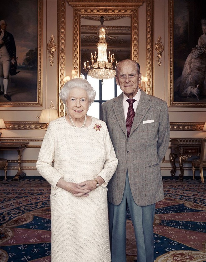 Cử chỉ tinh tế của Công nương Kate dành cho Nữ hoàng Anh và 3 chi tiết xúc động trong lễ tưởng niệm Hoàng tế Philip - Ảnh 4.
