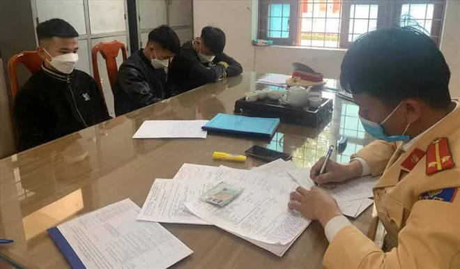 Hú hồn cảnh 2 "quái xế" lái x…
