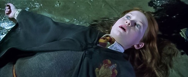 5 cú twist sốc xỉu nhất Harry Potter: Vợ nam chính bị Voldemort lợi dụng vẫn chưa đau lòng bằng chuyện tình giáo sư Snape - Ảnh 3.