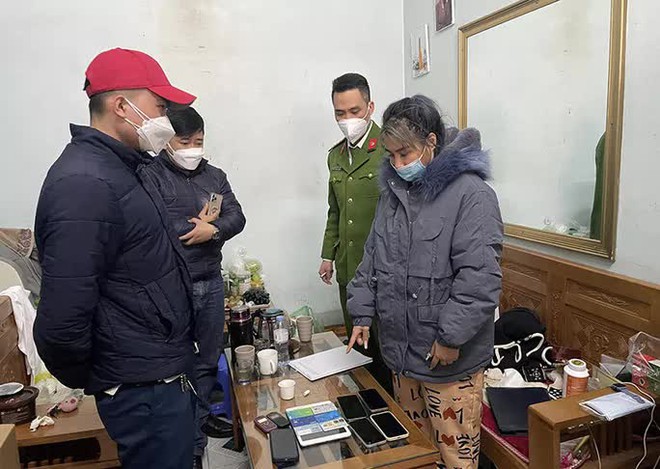 Bắt b&agrave; chủ V&acirc;n Anh Store v&igrave; chiếm đoạt tiền kh&aacute;ch h&agrave;ng - Ảnh 1.