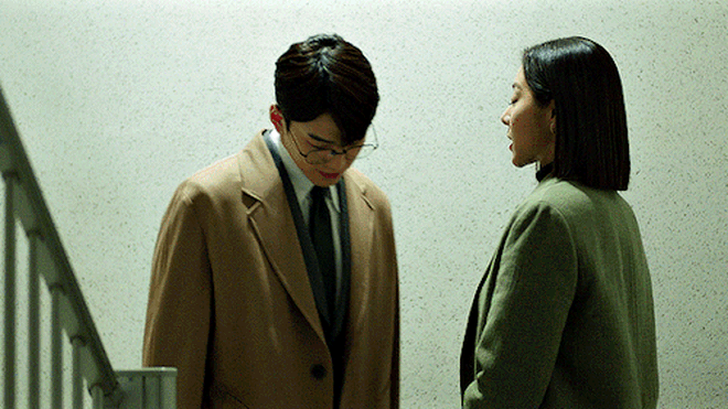 Sung Hoon liên tục giữ khoảng cách với Young Seo khiến khán giả "nóng nảy" (Nguồn: Internet).