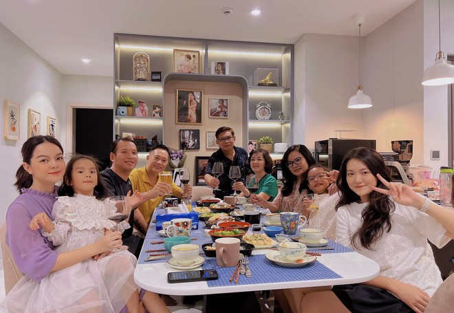 Phạm Quỳnh Anh c&oacute; hạnh ph&uacute;c mới, vẫn duy tr&igrave; l&agrave;m 1 việc đặc biệt c&ugrave;ng chồng cũ trong sinh nhật con g&aacute;i - Ảnh 3.