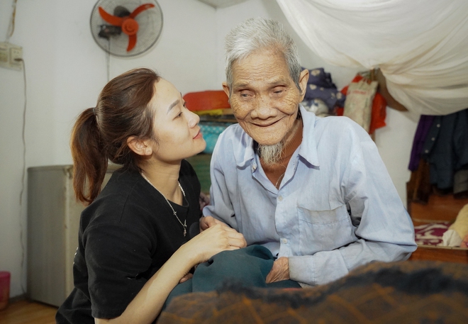  Ấm l&ograve;ng cuộc sống tươm tất sau 5 năm của &ocirc;ng điếc, b&agrave; m&ugrave; với bữa ăn 5.000 đồng - Ảnh 8.