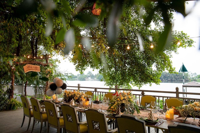 Sinh nhật đôi của Lệ Quyên và quý tử: Tiệc ở nhà hàng view sông sang chảnh, Lâm Bảo Châu nói 1 câu ghi điểm - Ảnh 3.