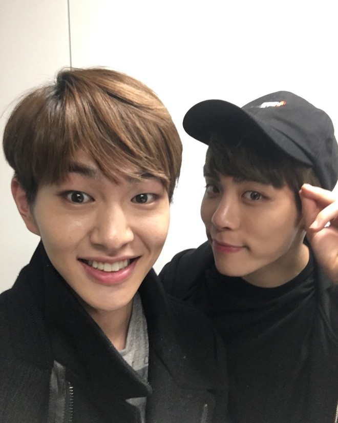 Trưởng nh&oacute;m SHINee ra mắt album mới, th&agrave;nh vi&ecirc;n qu&aacute; cố Jonghyun cũng c&oacute; 1 vai tr&ograve; đặc biệt - Ảnh 5.