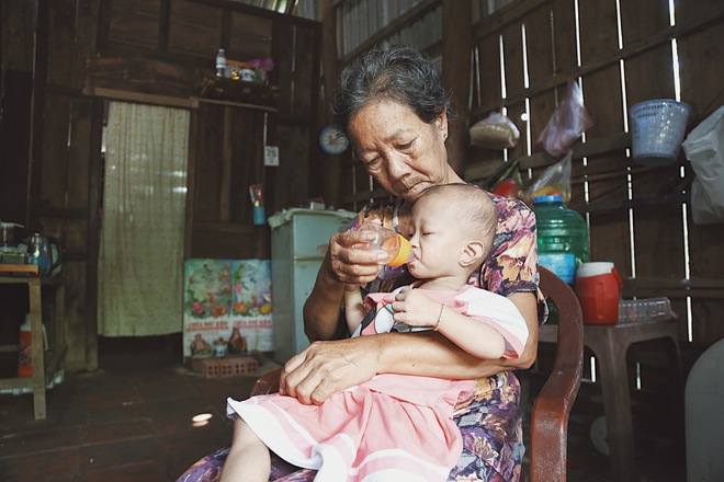 Lời khẩn cầu của người vợ khắc khổ nhìn chồng đau đớn trên giường bệnh: "Có mình ảnh chịu lấy em, ảnh mà chết đi, 2 mẹ con không sống nổi" - Ảnh 7.