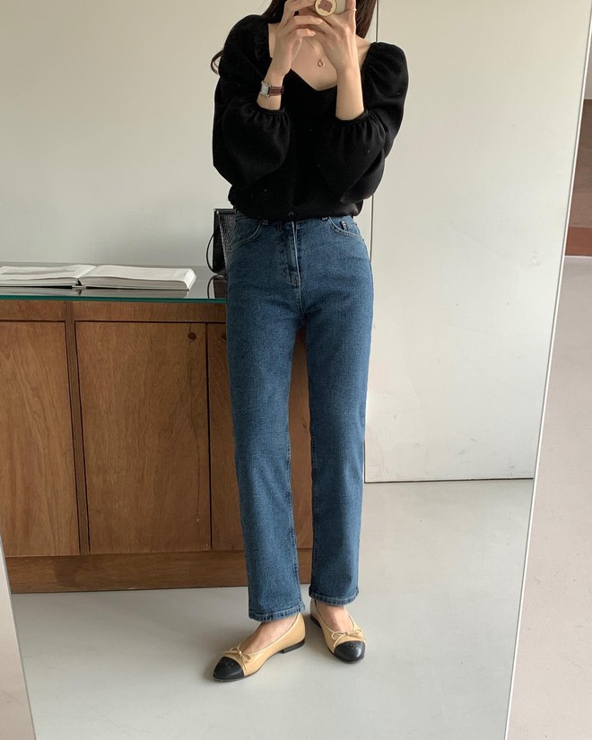 4 tips mặc quần jeans đến c&ocirc;ng sở chuẩn thanh lịch, tr&ocirc;ng kh&ocirc;ng như đang đi dạo phố - Ảnh 3.