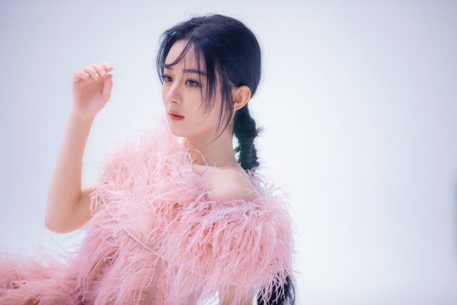 Xin quỳ tạp trước nhan sắc thi&ecirc;n ti&ecirc;n của Triệu Lệ Dĩnh: Ảnh A-cut tựa nữ thần, k&eacute;o đến B-cut đẹp c&acirc;m n&iacute;n kh&ocirc;ng n&oacute;i được lời n&agrave;o - Ảnh 8.