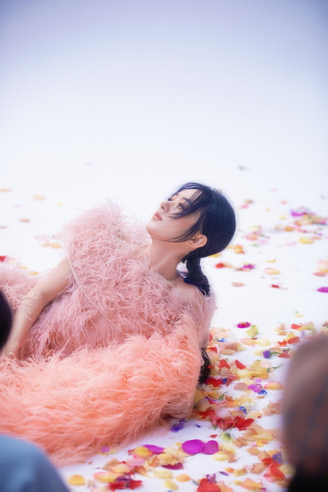 Xin quỳ tạp trước nhan sắc thi&ecirc;n ti&ecirc;n của Triệu Lệ Dĩnh: Ảnh A-cut tựa nữ thần, k&eacute;o đến B-cut đẹp c&acirc;m n&iacute;n kh&ocirc;ng n&oacute;i được lời n&agrave;o - Ảnh 12.