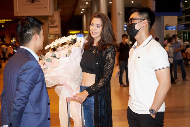 1 Hoa hậu Hoàn vũ vừa tới Việt Nam, nhan sắc sau 17 năm đăng quang thế nào? - Ảnh 8.