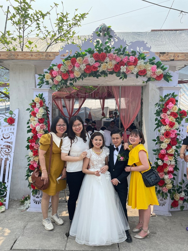 Đám cưới cặp đôi cô dâu chú rể cao 1m30 ở Thái Bình: Yêu qua mạng rồi nên duyên vợ chồng - Ảnh 7.