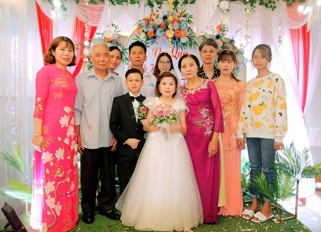 Đám cưới cặp đôi cô dâu chú rể cao 1m30 ở Thái Bình: Yêu qua mạng rồi nên duyên vợ chồng - Ảnh 8.
